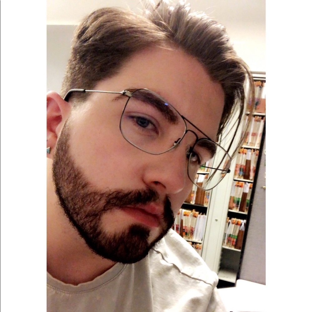 Meet your Posher, Nicholas